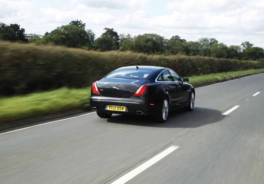  Jaguar XJ 2012 года  (UK) (фото 96 из 121)